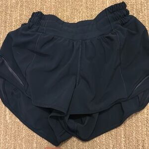 Lululemon size 2 hotty hot low rise inseam 2.5 inch